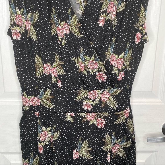 Cabi Runaround Romper Floral Wrap Style M - Picture 5 of 12